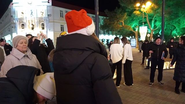 Поздравления с Рождеством на центральной набережной Геленджика 2025