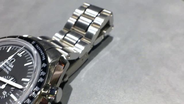 Omega Speedmaster Moonwatch Professional | Review | 311.30.42.30.01.006 | Olfert&Co