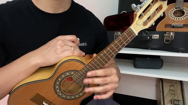 NÃO COMETA ESSE ERRO AO TOCAR E CANTAR NO CAVAQUINHO - AULA DE CAVACO - LÉO SOARES