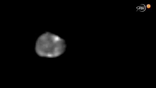 Amaltea nell'occhio di Juno