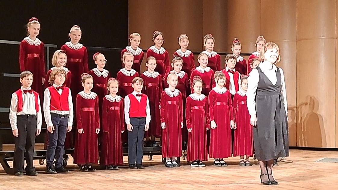 Муз. А. Ростовской, слова народные. "Ехала деревня"