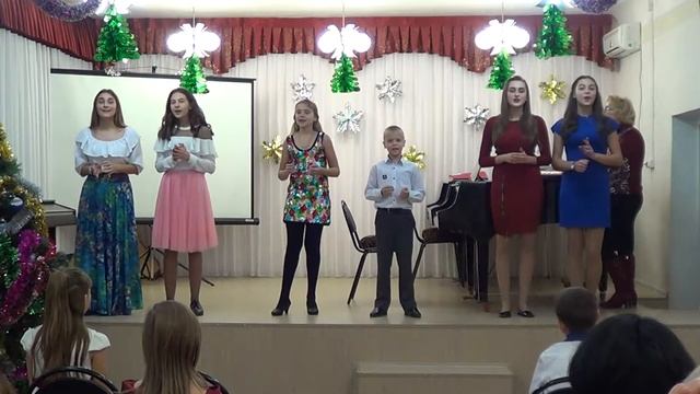 Таня Сережа Ивановы и девочки песня Новый год