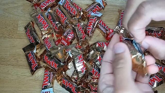 Unboxin Doxin - Twix Minis Candy
