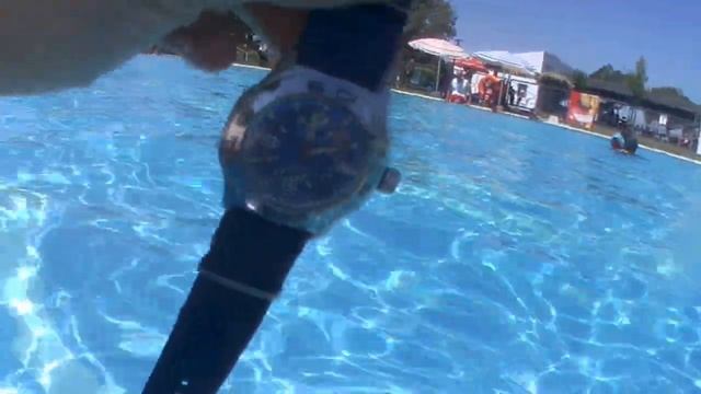 Vostok amphibia 100316  into the water