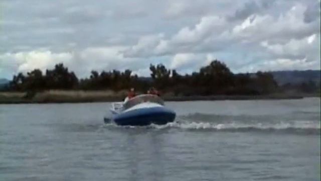 wavebreak jetboat   200 hp mercury optimax