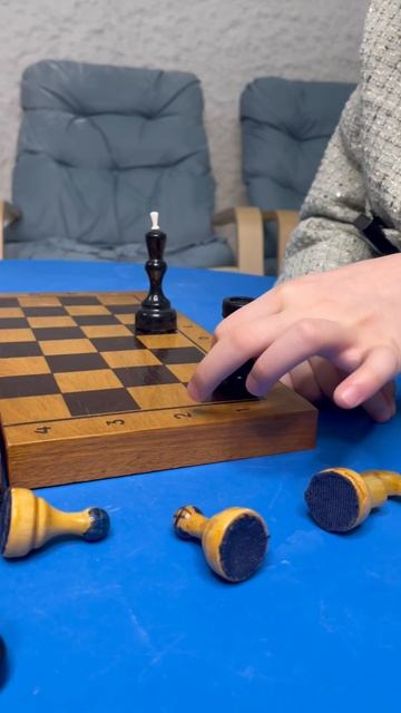 ❓девочки глупые? Нет смысла с ними играть в шахматы?