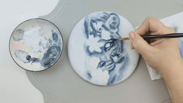 Рисуем на прянике тигра в технике акварель