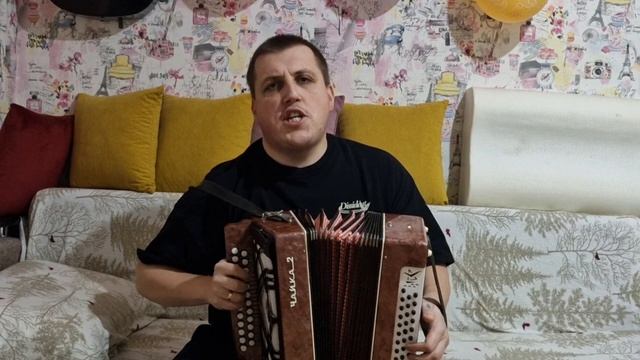 Новая песня на подаренной гармони!