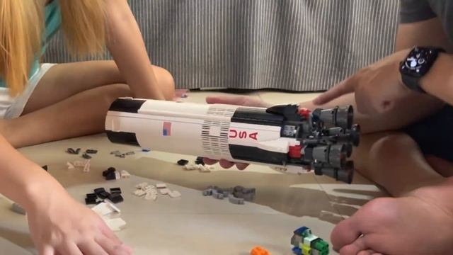 Building NASA Apollo Saturn V Lego