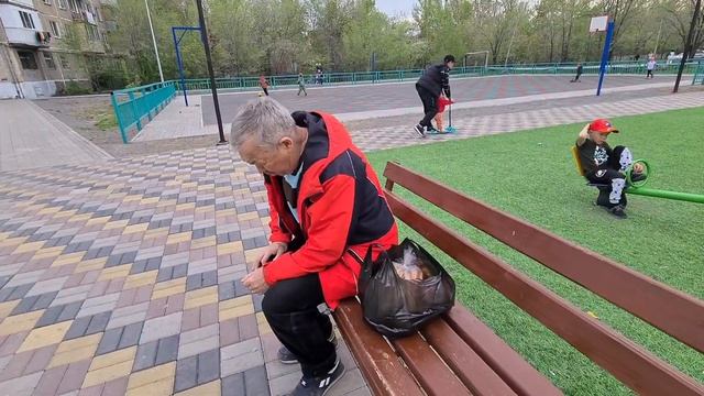 Год нынче необычный: погода местами чудит, а фрукты-овощи наверное привозят с Марса🤫#караганда