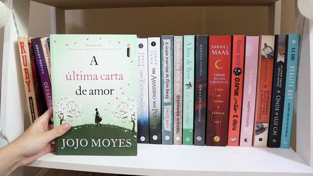 BOOKSHELF TOUR 2021 | TOUR PELAS MINHAS ESTANTES | Patricia Lima
