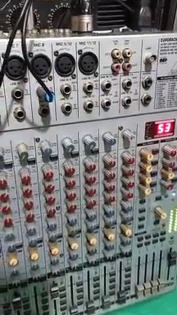 Hasil Record mixer Eurorack UB2242FX Behringer ..