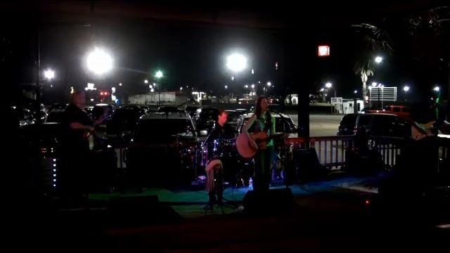 Mandi Powell Live at Papas on the Lake - Video by Photos by Hunter