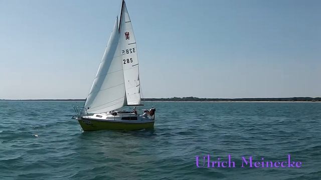 Sailboat Neptun 22-Great Slow Motion