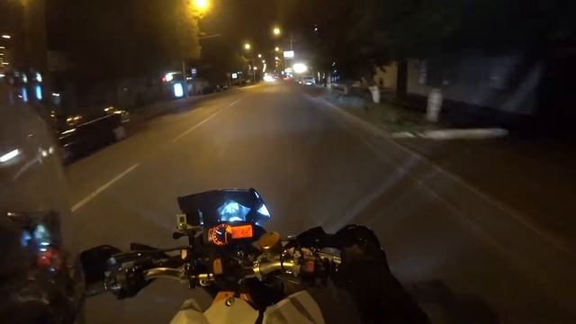 Агрессивная езда с одной рукой😈