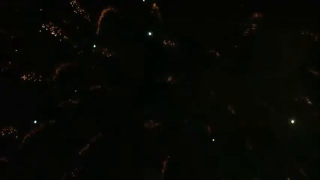 Спецэффекты: салюты и пневмосалюты.
