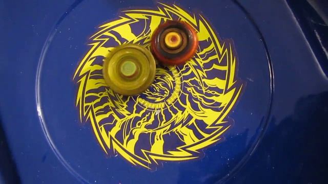Beyblade Metal Fusion BB 99 Hell Kerbecs BD145DS vs BB 111 Mercury Anubis 85XF