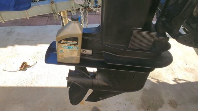Continuing the engine service on Mercury 115  2 stroke.