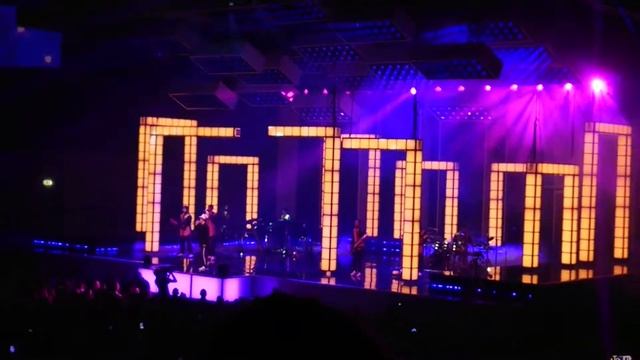 Bruno Mars singing "Versace on the floor" live in Royal Arena, Copenhagen May 18th 2017