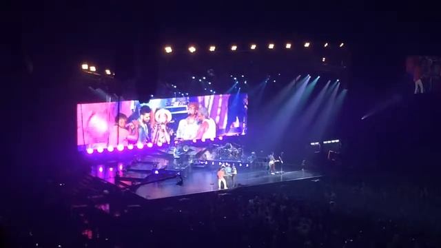 Bruno Mars - Just the way u are (live in BKK)