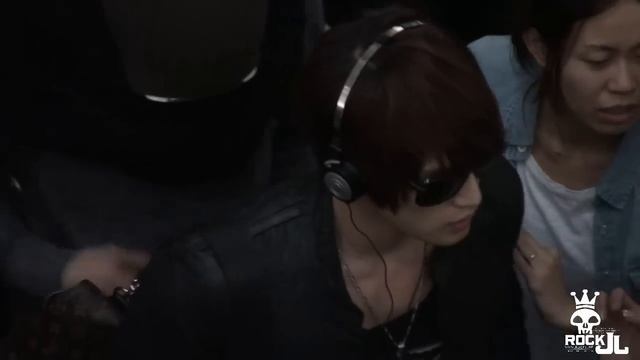 24/10/2010  JYJ at Pudong Airport