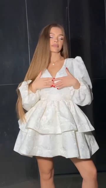 Платьев