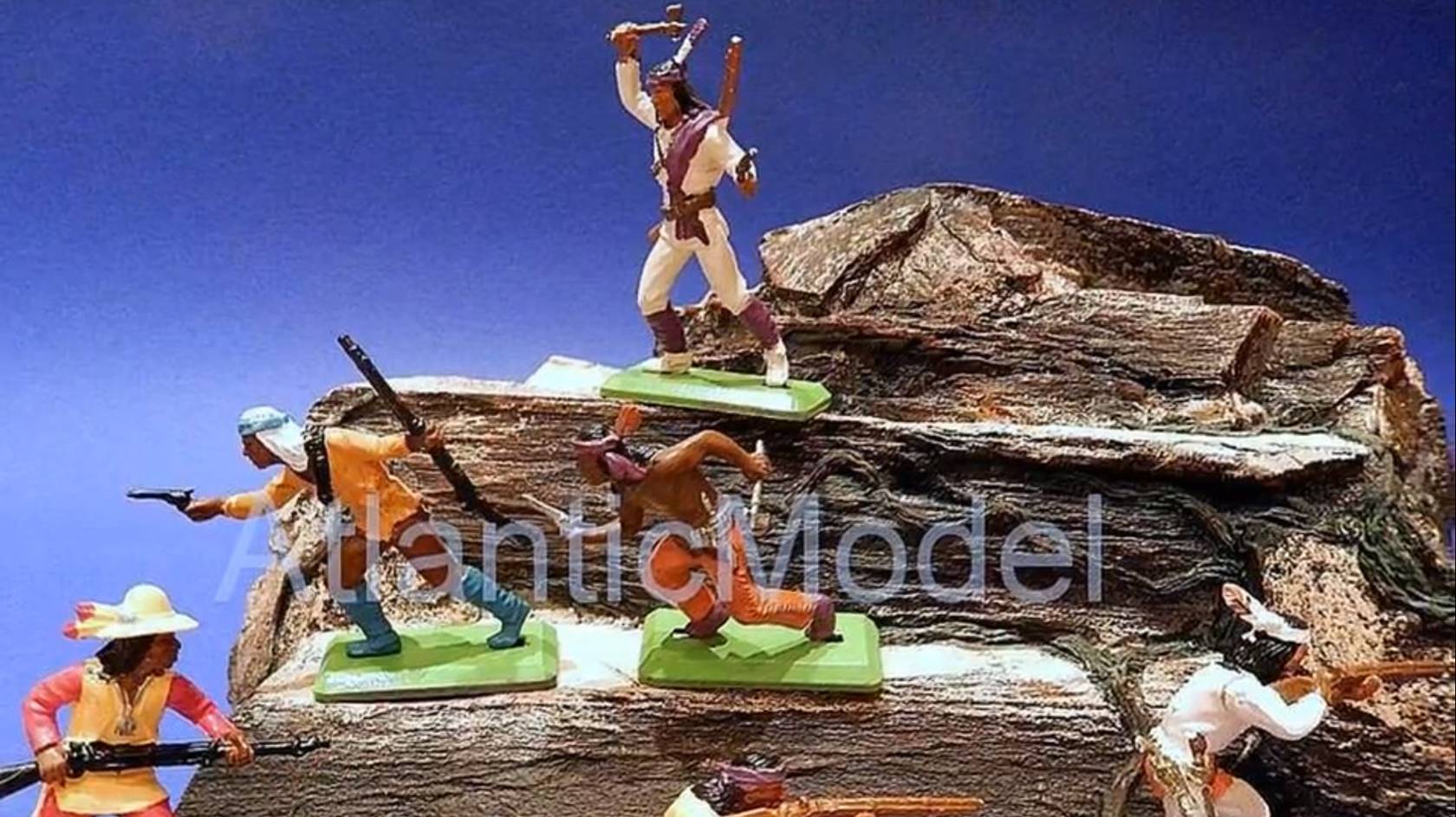 солдатики Britains Индейцы Апачи пешие 1971 г. набор 8 фигур