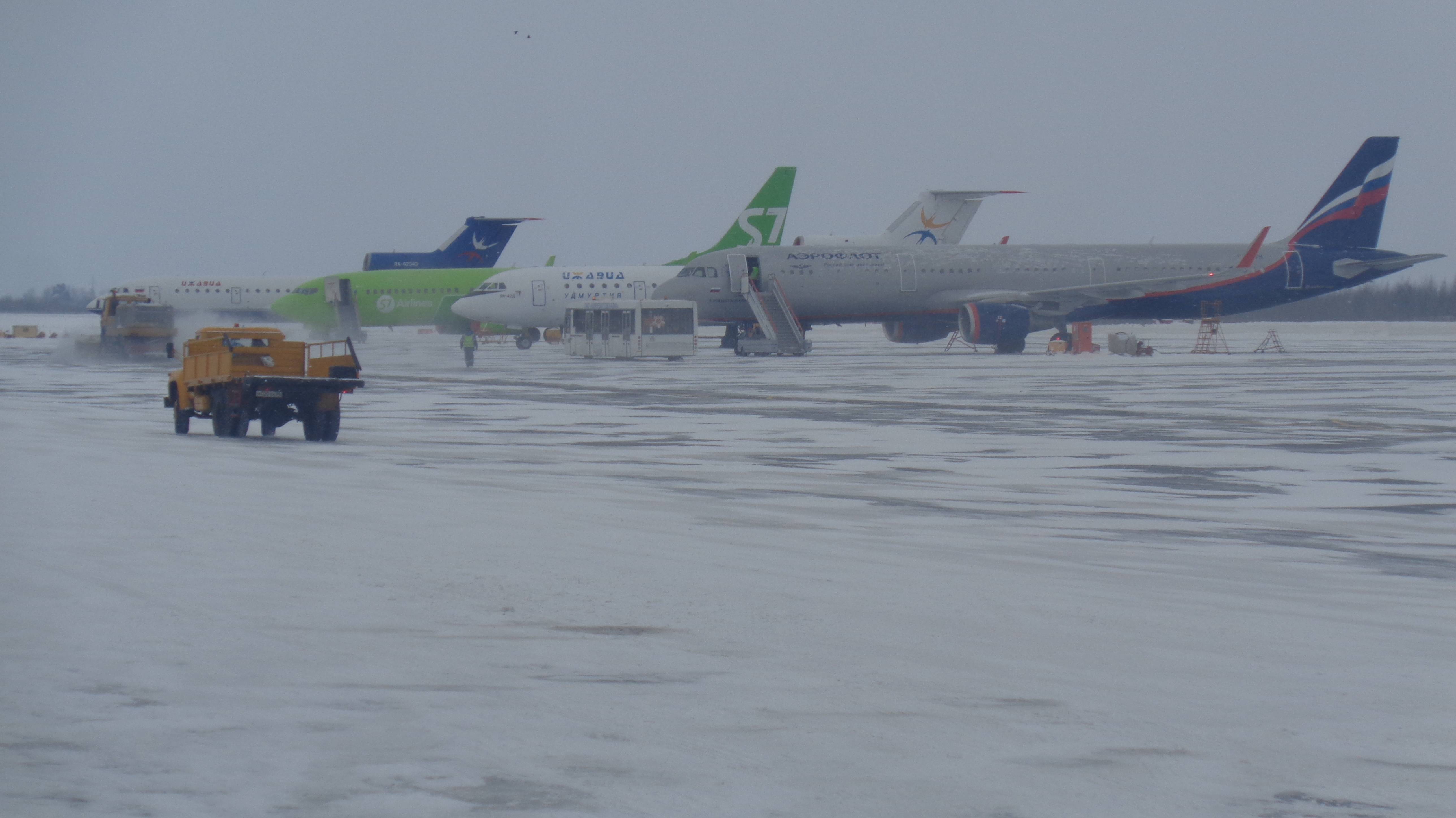 Нижневартовск. Взлет A321-200 VP-BTH NJC-SVO 15.03.18