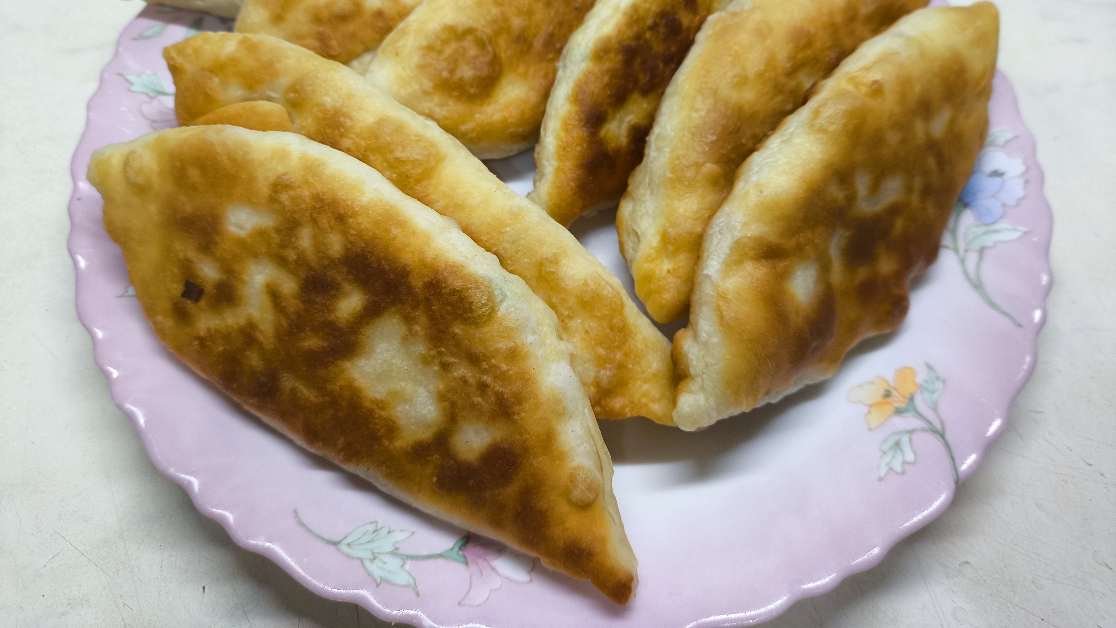пирожки с яйцом и зелёным луком