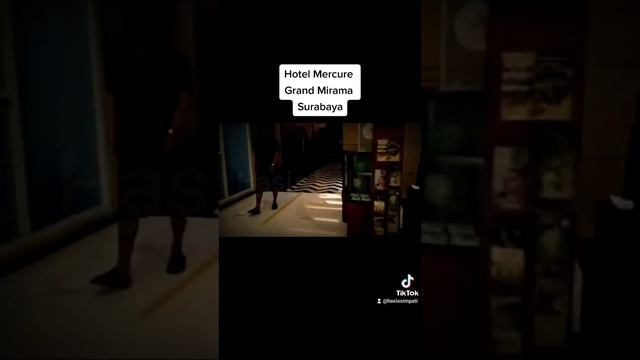 Pintu Masuk Mercure Grand Hotel Mirama Surabaya