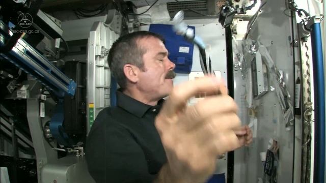 Chris Hadfield on How Astronauts Shave in Space