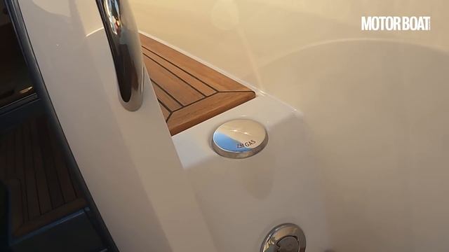 Fast, Stylish and practical weekender | Cormate Chase 32 tour | Motor Boat & Yachting