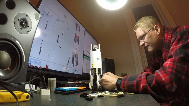 Lego Saturn V assembly time lapse - First Stage