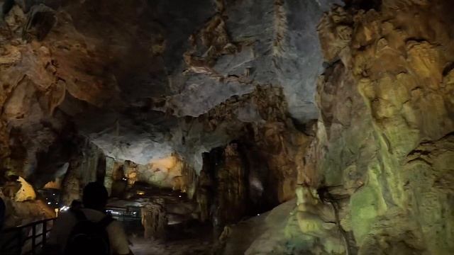 САМАЯ БОЛЬШАЯ ПЕЩЕРА В МИРЕ! /PHONG NHA CAVE / ЦЕНТРАЛЬНЫЙ ВЬЕТНАМ/ ФОНГНЯ -КЕБАНГ / ПЕЩЕРА PARADIS