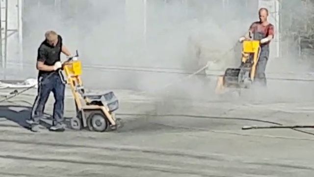 Наплавляемая кровля. Нарезка швов для демонтажа покрытия