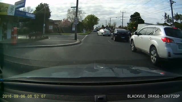 SQB 115 Honda Centre Rd 20160906 - Melbourne Bad Drivers