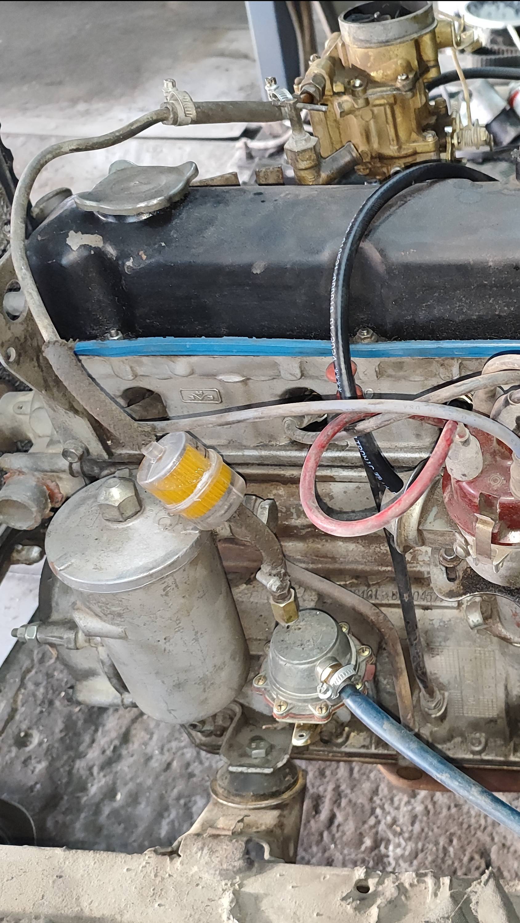 двигатель ЗМЗ-402.10L после ремонта не сталии менять поршневую ,т.к. на гильзах был ещё ХОН