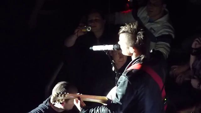 30 Seconds To Mars - Hurricane & Revenge (Acoustic @ Into The Wild Tour 2010, Düsseldorf)