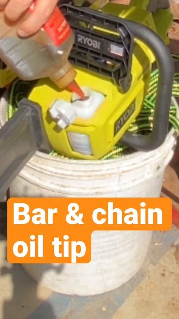 When to fill your bar and chain oil reservoir￼