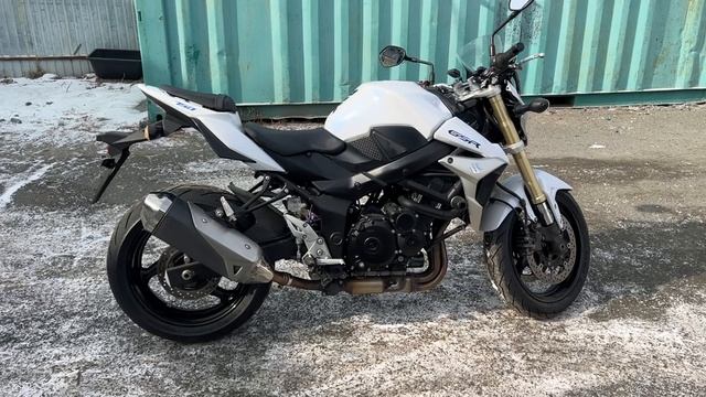 SUZUKI GSR750