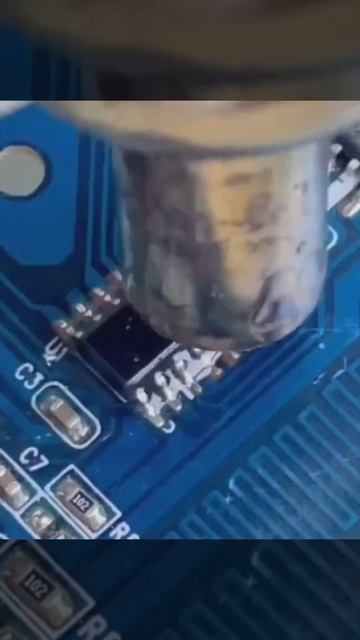 Desoldering ic #JLCPCB #ic #desoldering #shorts