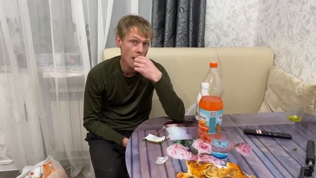 VLOG: Поехали за ПОКУПКАМИ для Мамы. Обзор покупок. Выходной у мужа. Валера отдыхает