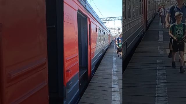 Электропоезд ЭД4М-0358 с сообщением Нижегородская(Горьковское направление)-Крутое.