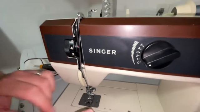 Singer 5528 Sewing Machine: Threading The Needle