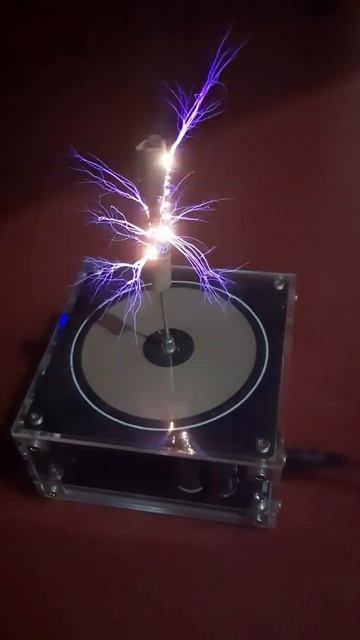 Bluetooth tesla coil Hard to believe that is real Astronomia Song 🚬 🔥#shortsfeed #viral #shorts