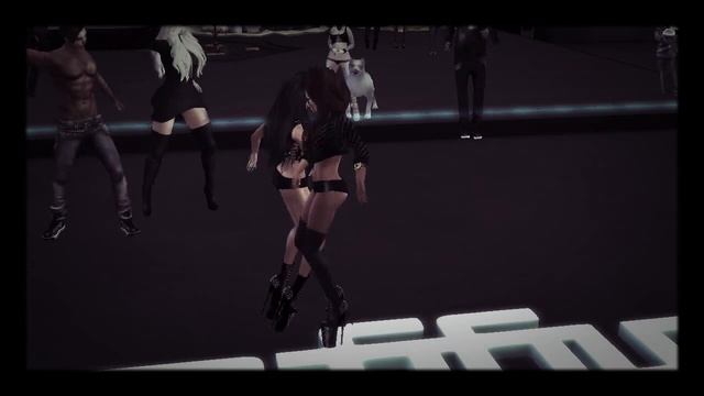 ＶＥＮＥＲＡ ＲＯＹＡＬＳ &  ＬＩＬ Ｙ ＲＯＹＡＬＳ