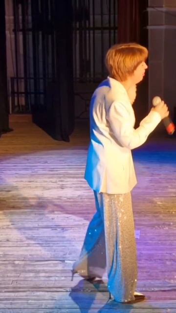 На берегу стобою встретились