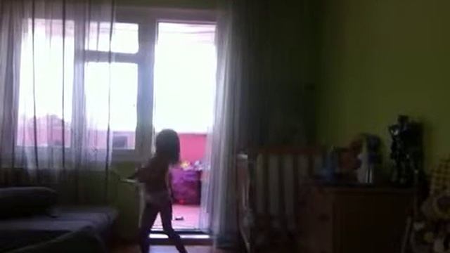 Танец от моей любимки;)
