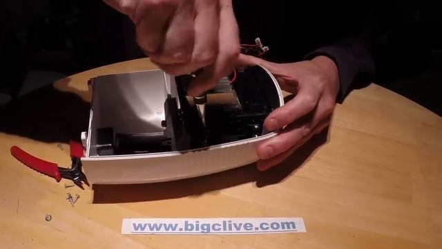 Mini peltier dehumidifier teardown.