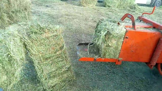 Тюкуем сено